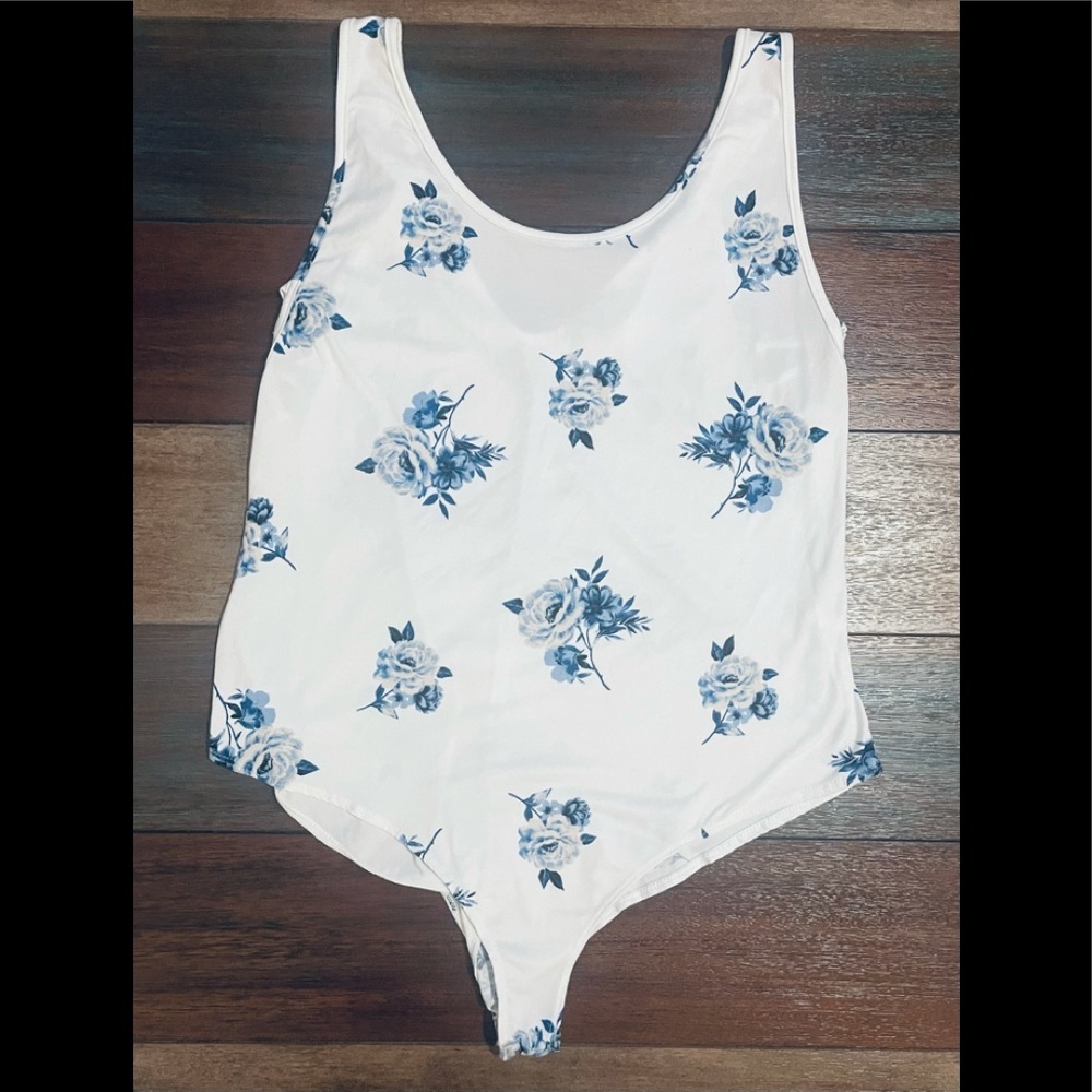 3/$15 Charlotte Russe blue Floral Bodysuit XL